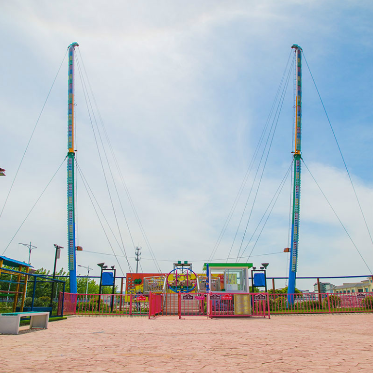 How Slingshot Or Rocket Bungee Rides Entertain ThrillSeekers